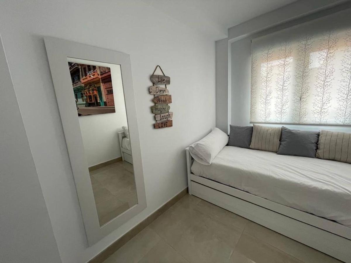 Holidays2Malaga Princesa 3 dormitorios, vistas al mar y montaña, terraza y a 200m a la playa Exterior foto